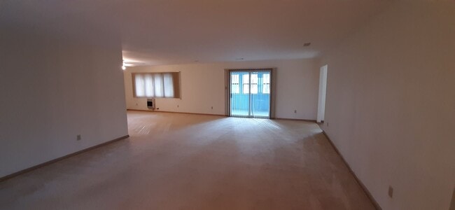 Building Photo - 204 Snead Dr