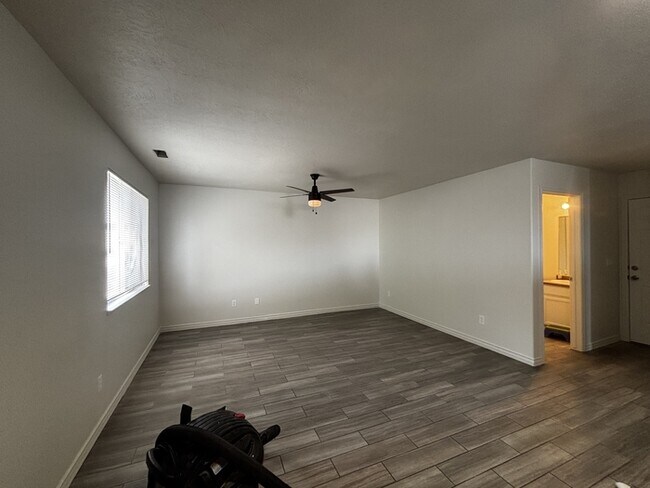 Building Photo - Eagle Mountain Single Family Home