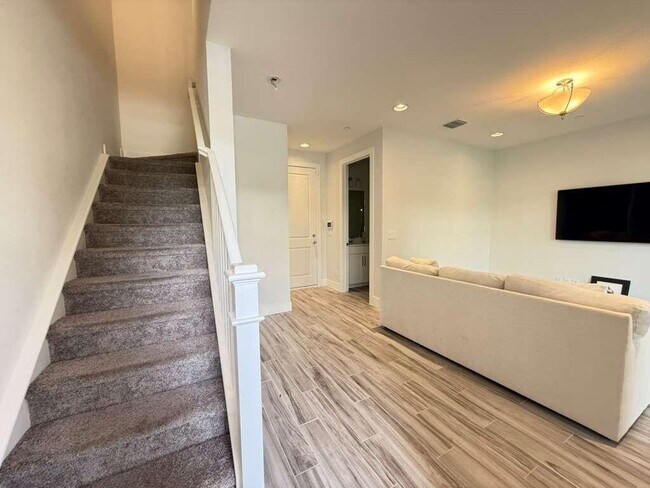 Building Photo - 5348 Sagan Ln