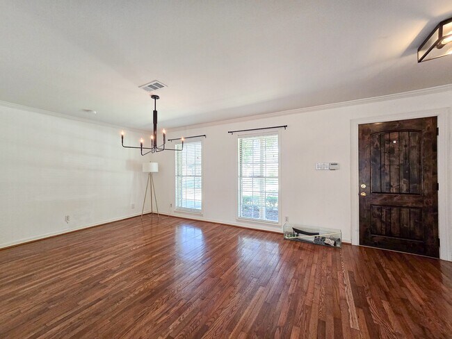 Building Photo - 9507 Meadowbriar Ln
