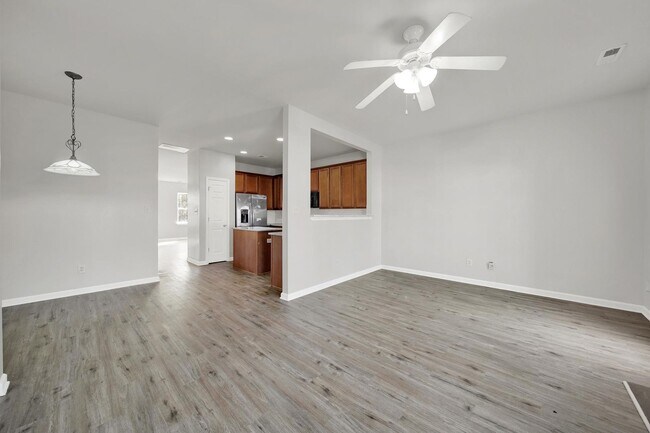 Building Photo - Lovely 3 Bed 2.5 Bath Townhome in Mint Hill!