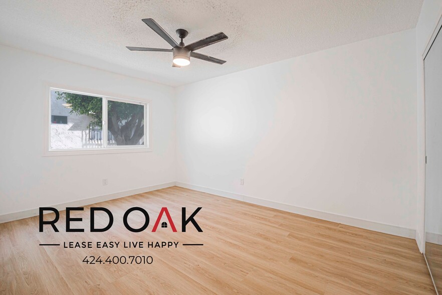 Building Photo - 1800 W Glencrest Ave