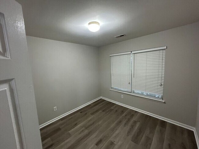 Building Photo - **Spacious 4-Bedroom Home with Walk-In Clo...