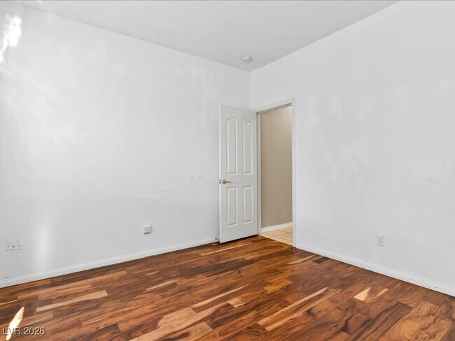 Building Photo - 2547 Serenity Hollow Dr