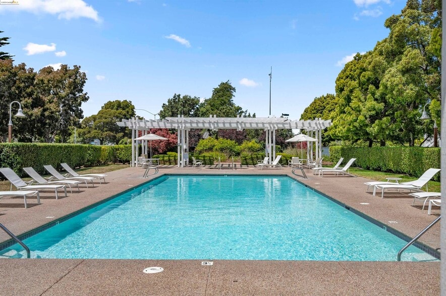 Building Photo - 242 Marina Lakes Dr