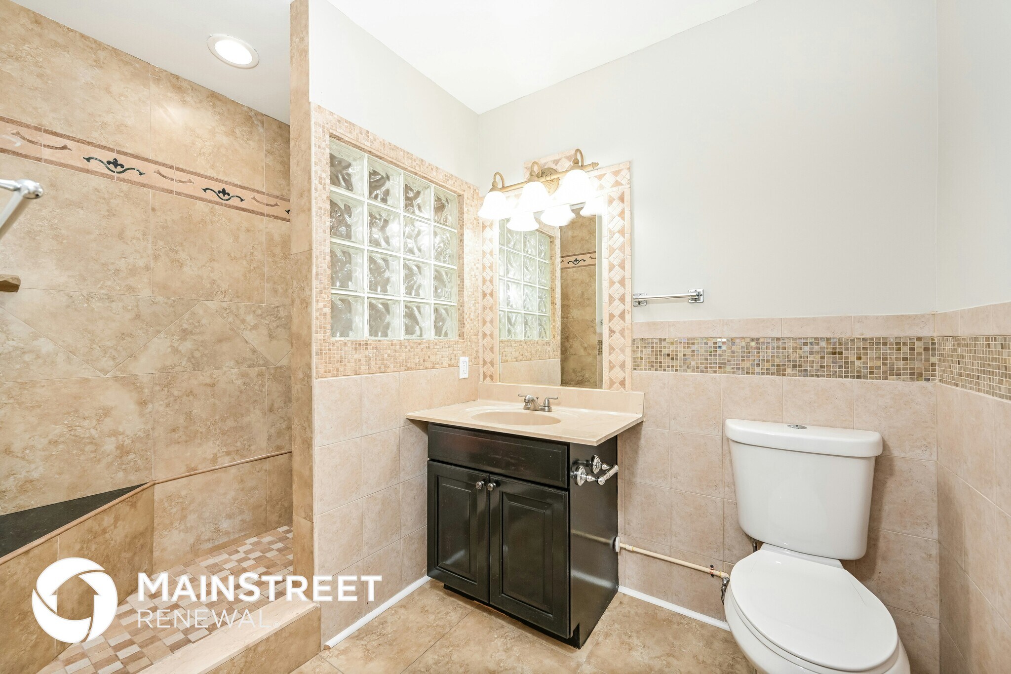 Building Photo - 632 Ryan Ave