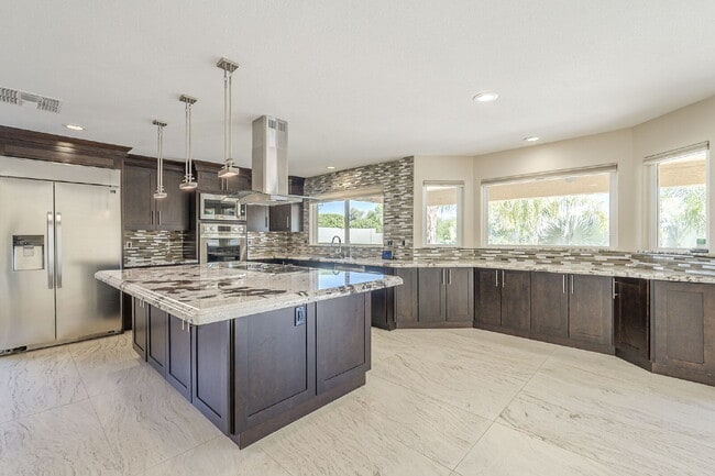 Building Photo - Luxury Waterfront Home in Ocotillo – Avail...