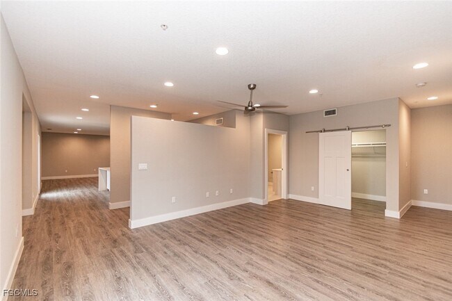 Building Photo - 4645 SE 11th Pl