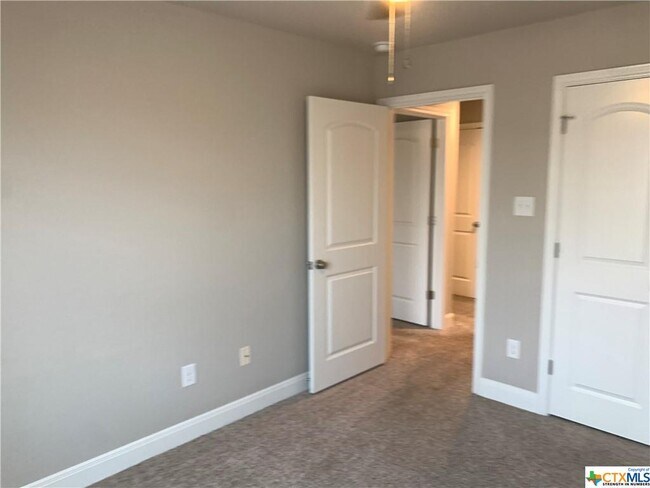 Building Photo - 2024 Rueben Rd