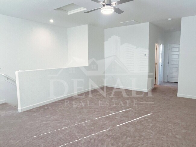Building Photo - 2760 W Stradling Ave