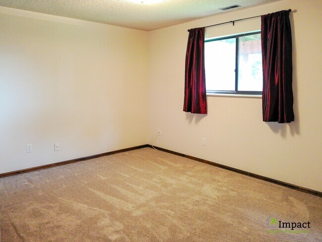Building Photo - 5005 Sunbird Cliffs Dr