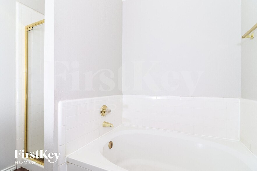 Building Photo - 1022 Lamar Ave