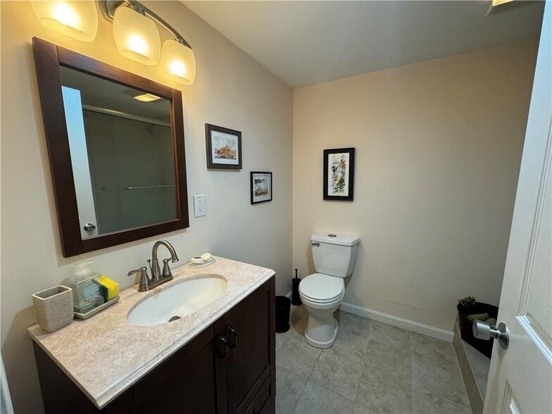 Building Photo - 34 Inkberry Trail