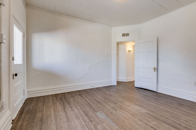 Building Photo - 750 Brownsville Rd