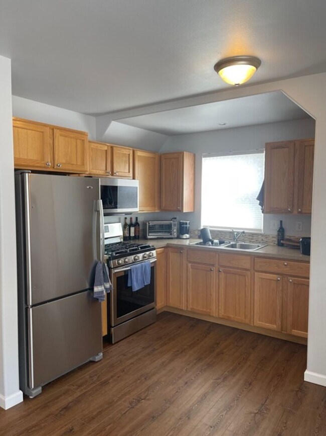 Building Photo - 1637 NW 4th St