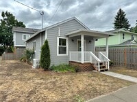 Building Photo - Brentwood-Darlington Fully Remodeled Bunga...