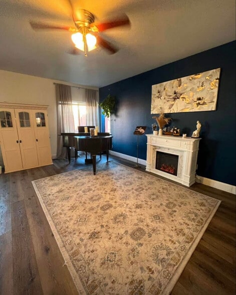 Building Photo - 10950 W Manzanita Dr