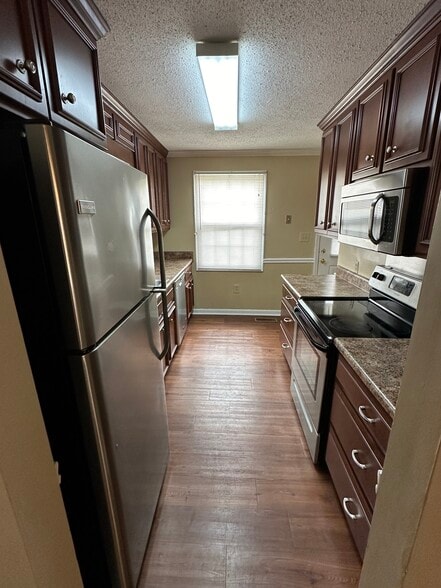 Kitchen - 2017 N Harding St