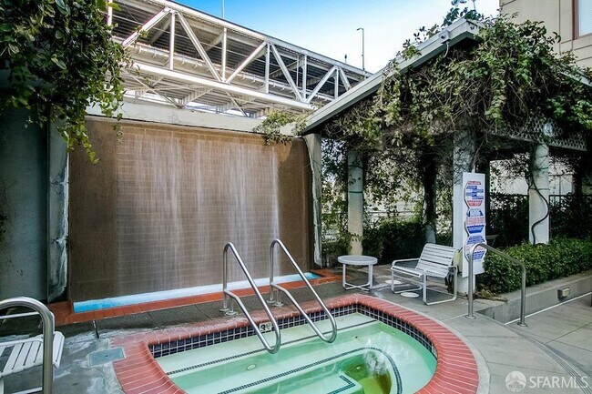 Building Photo - 201 Harrison St