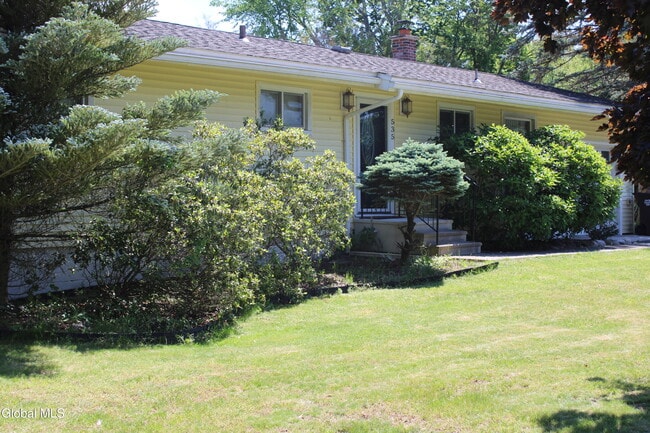 Building Photo - 535 Dawson Rd