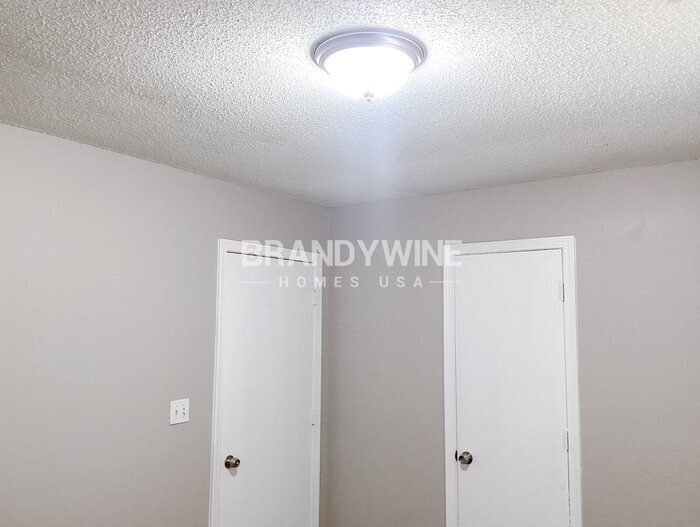 Building Photo - 289 Montego Cir