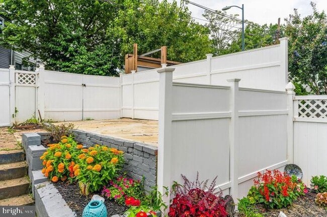 Building Photo - 337 Kentucky Ave SE