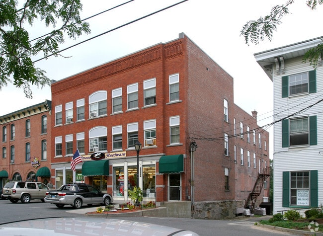 Building Photo - 4 Bridge St