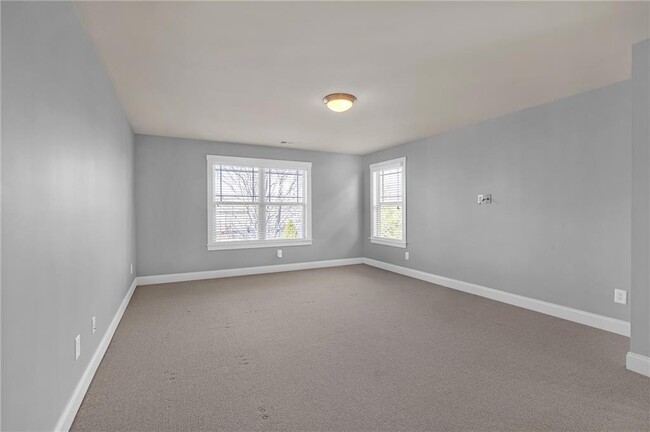 Building Photo - 2048 Village Crest Dr NW