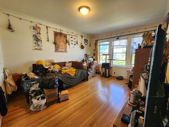 Building Photo - Spacious Updated 2 bed/1 bath in North Park