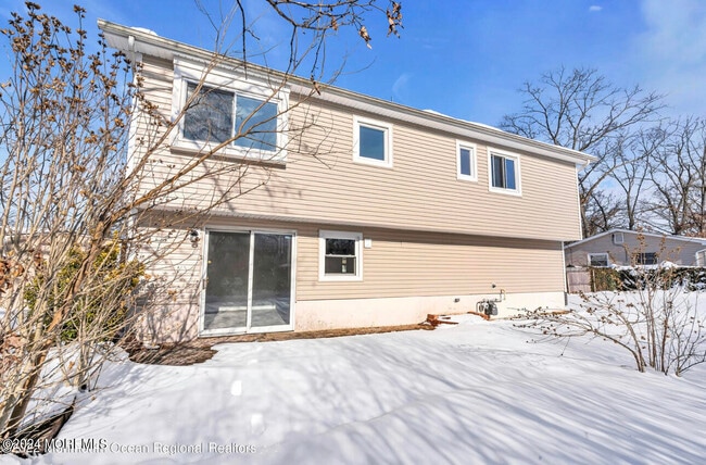 Building Photo - 27 Oak Leaf Ln