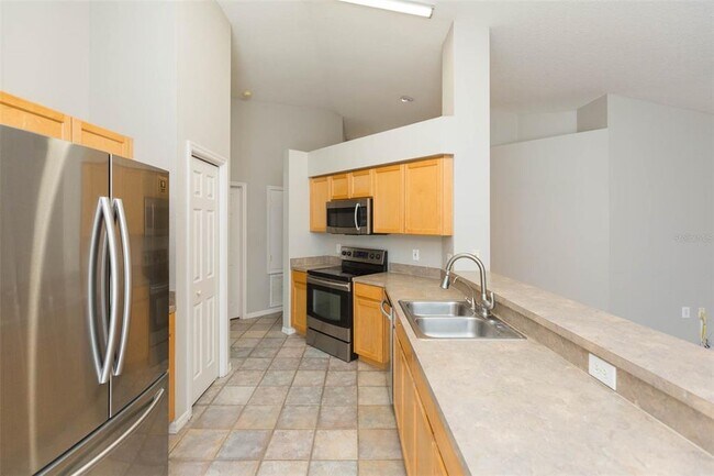 Building Photo - 4550 Roundview Ct