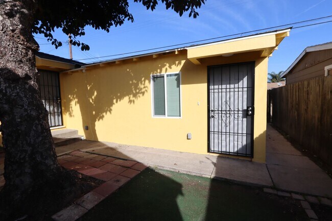 Building Photo - LB0167