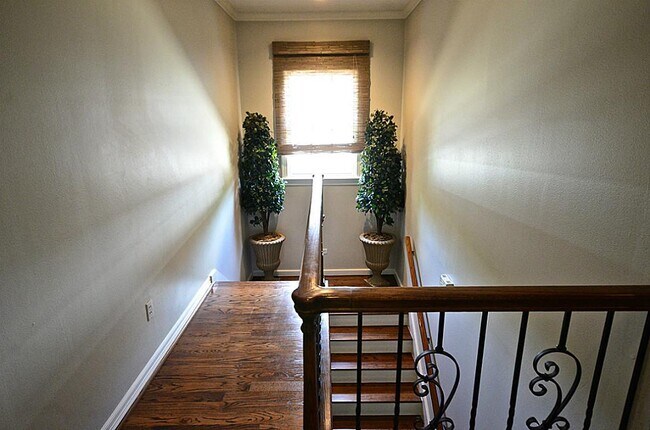 Building Photo - 4142 Villanova St