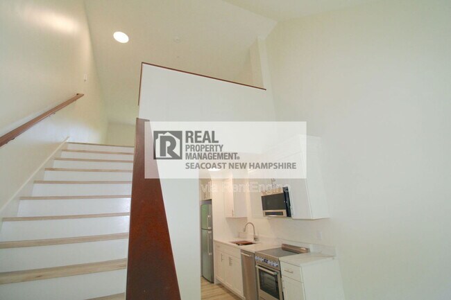 Building Photo - 255 1st NH Turnpike