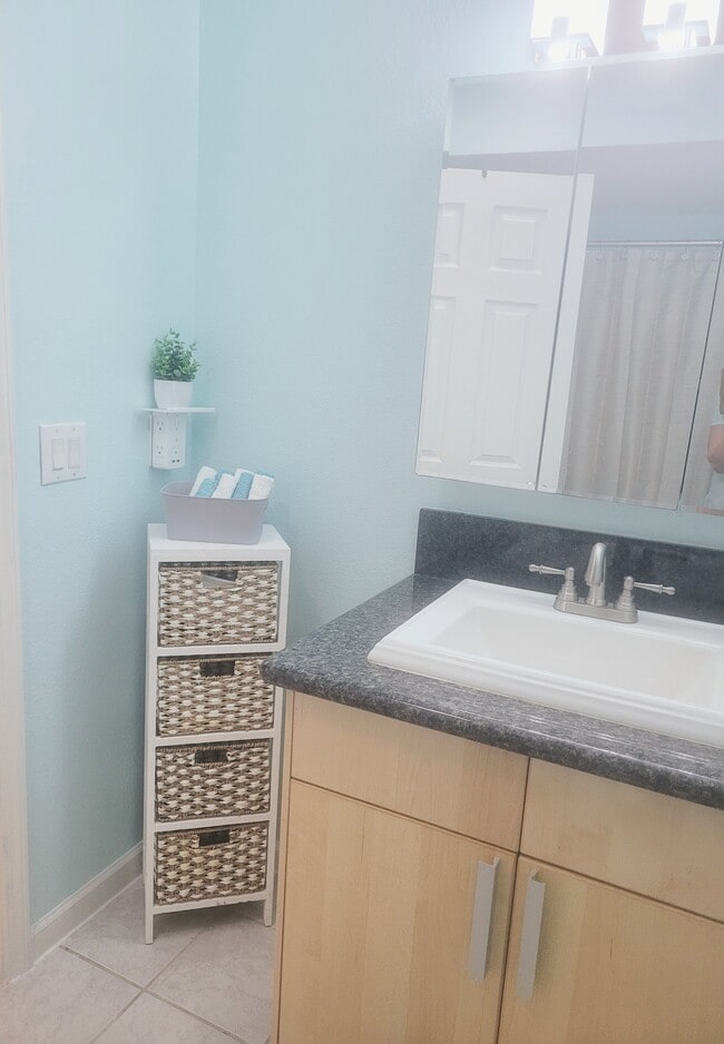 Granite bathroom countertop - 1327 W 25th Ave