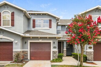 Building Photo - 2326 Sunset Bluff Dr