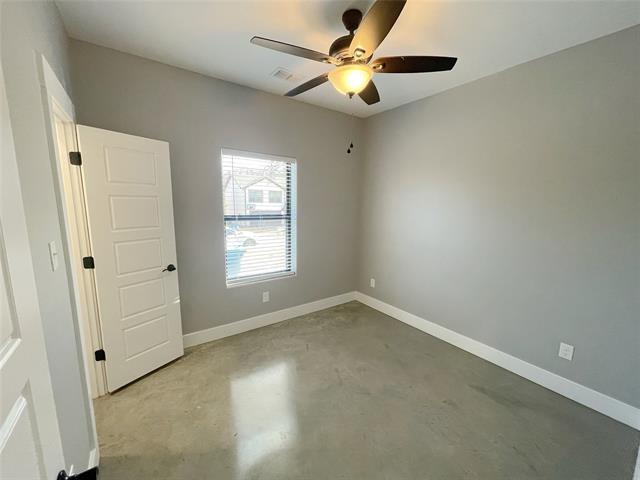 Building Photo - 1213 Oak Dr