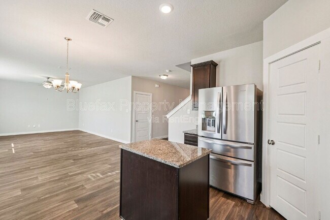 Building Photo - 15015 Costa Leon