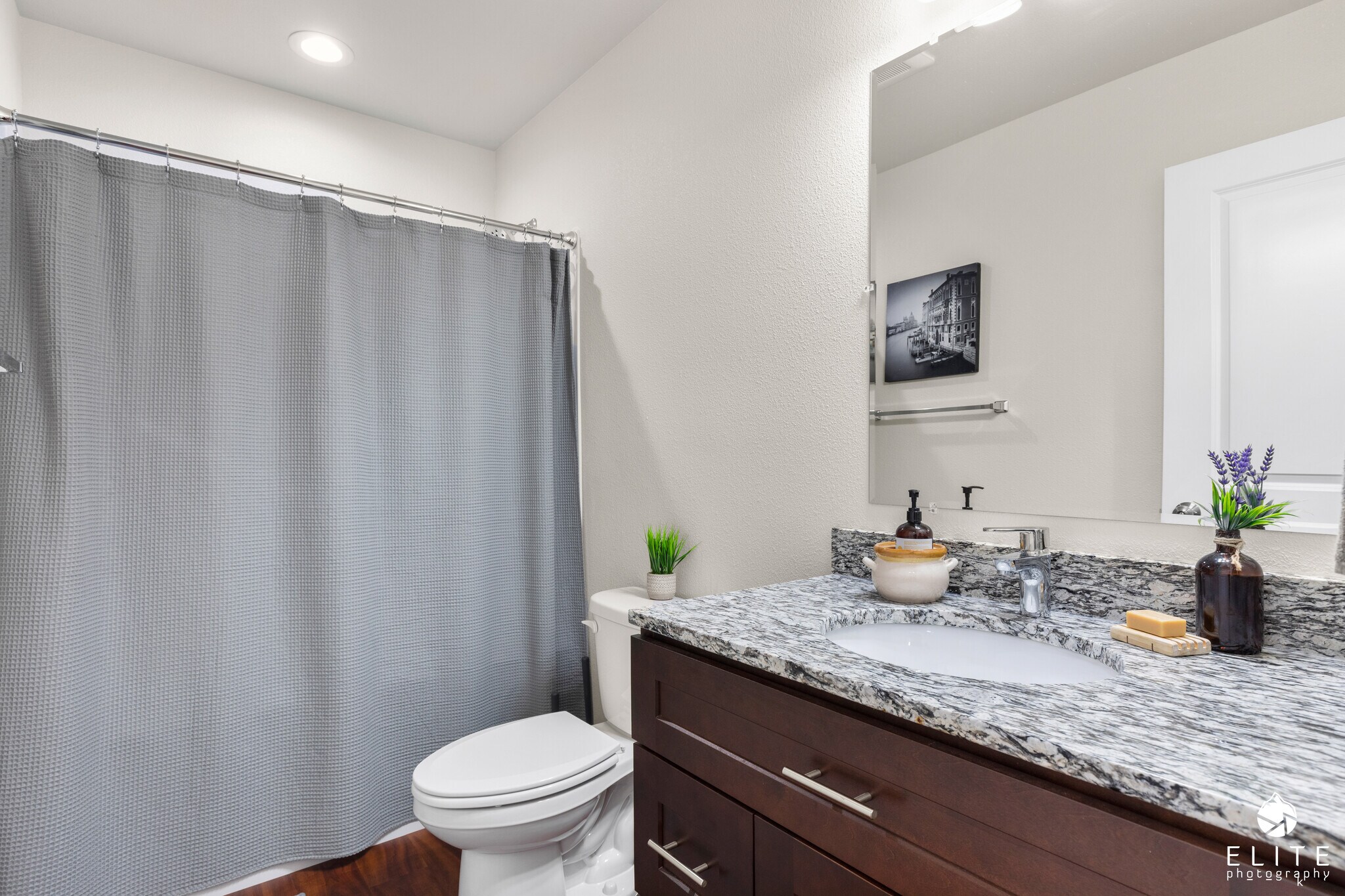 Building Photo - 920 W Wilder Ave