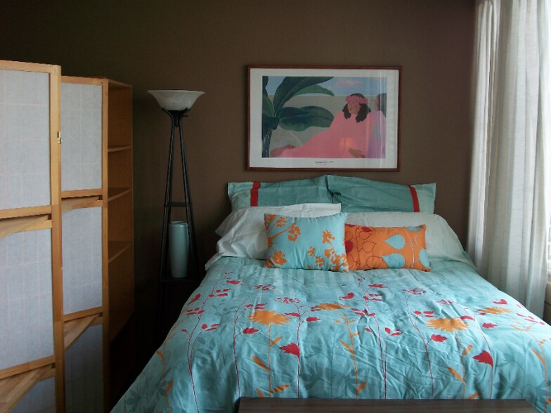 Primary Photo - 1550 Wilder Ave