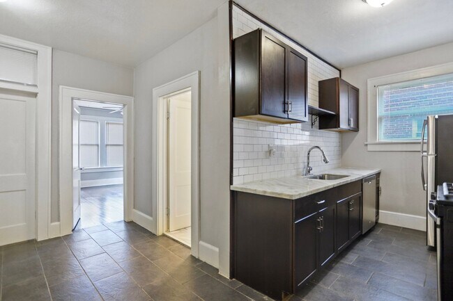 Building Photo - 3717 Audubon Pl