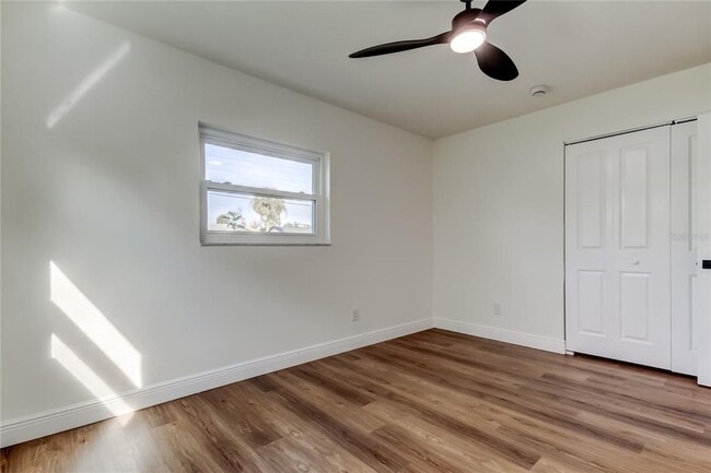 Building Photo - 8722 Elmwood Ln