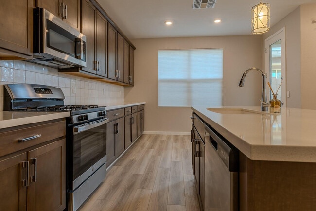 Building Photo - 1111 W. Diamondback Dr.