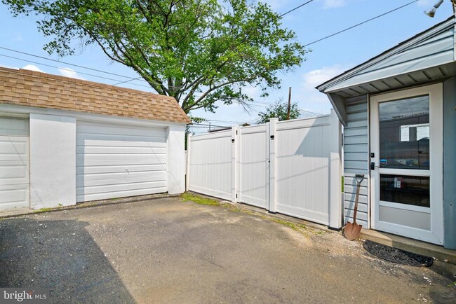 Building Photo - 3149 Willits Rd