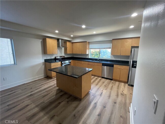 Building Photo - 11312 Huston St