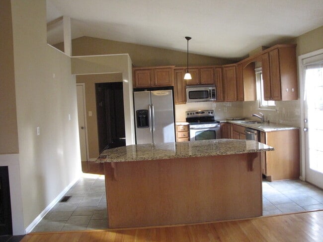Building Photo - 2813 Dogwood Rd