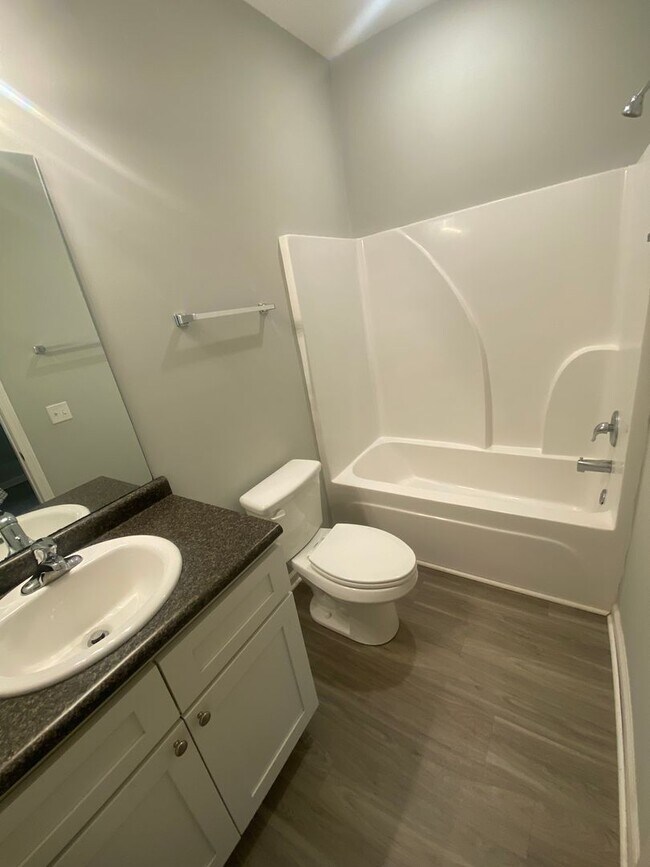 Building Photo - 108 BoniLane Cove