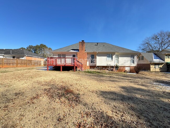 Building Photo - 4005 Camary Dr SE
