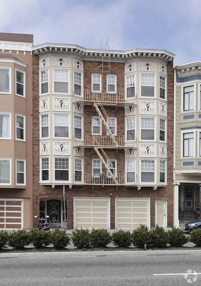 Primary Photo - 1610 Lombard