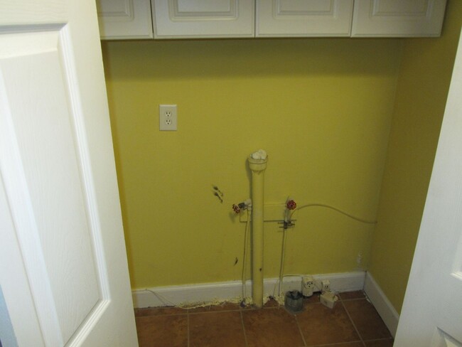 Building Photo - Charming 2 bedroom home close to St Francis!